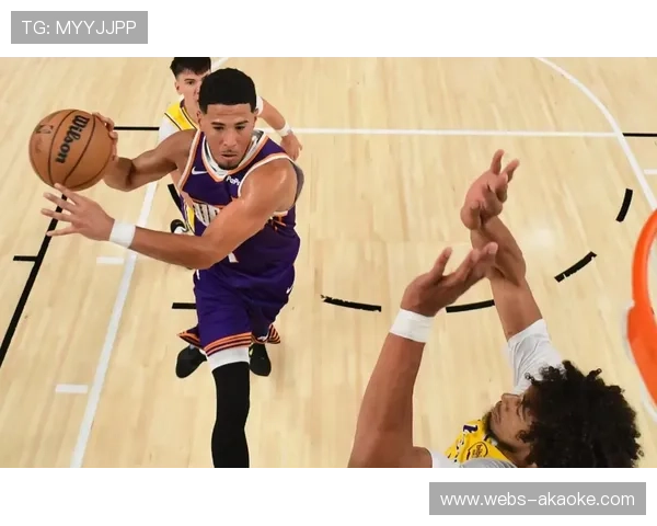 布克11助攻盘活全队，太阳三节爆发轻取湖人