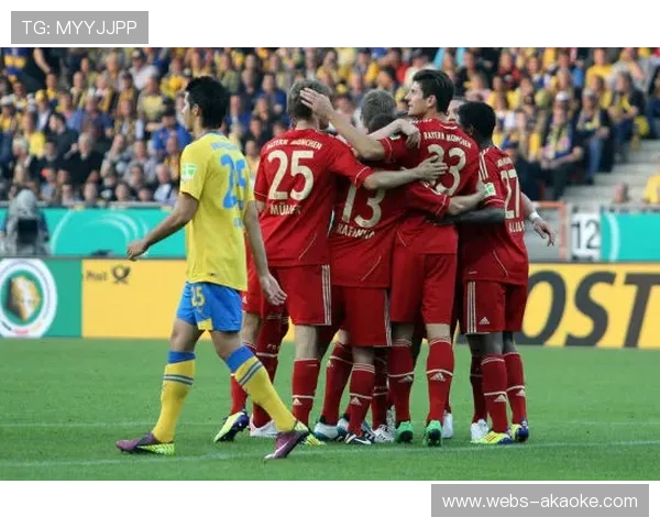 拜仁角球战术再现创意，日韩后卫连线破门成亮点