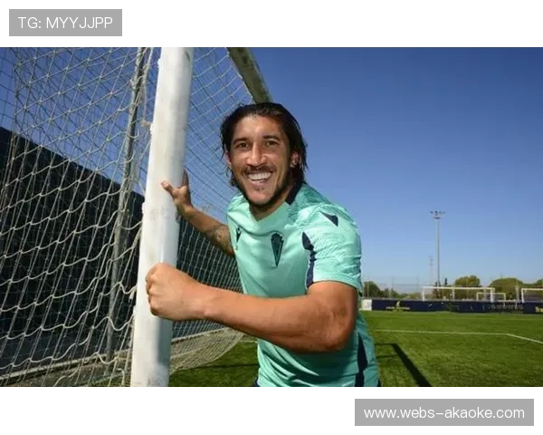 埃尔切队长佩德罗·比加斯伤缺，后防线年轻小将临危受命表现稳健